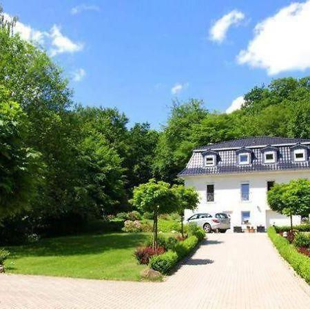 Weisses-Haus-Am-Kurpark-Fewo-Waldblick Quedlinburg Eksteriør billede